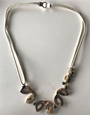 Venedikli Kolye (Bronz, saten halat ip, altın kaplama, doğal lapis, sedefli toplar)